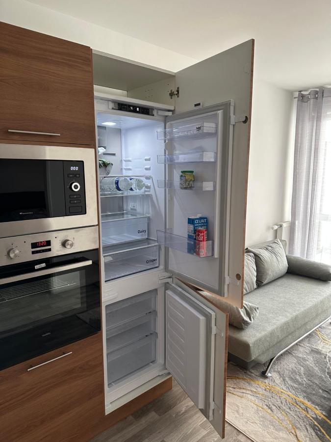 Agreable 2 Pieces Avec Balcon Et Parking Transports By Immo Kit Bnb Sarcelles Buitenkant foto