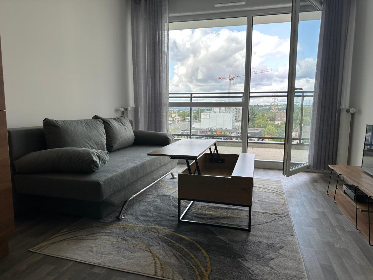 Agreable 2 Pieces Avec Balcon Et Parking Transports By Immo Kit Bnb Sarcelles Buitenkant foto