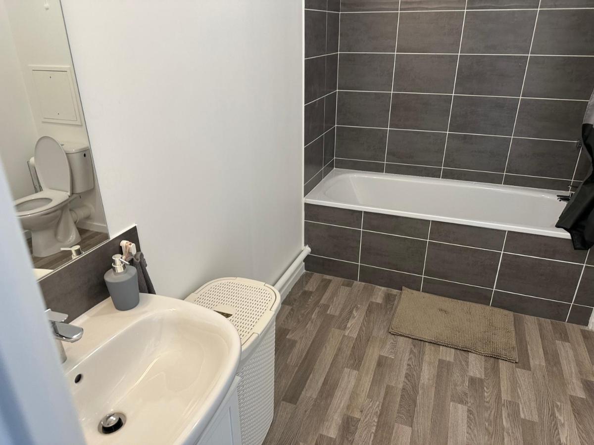 Agreable 2 Pieces Avec Balcon Et Parking Transports By Immo Kit Bnb Sarcelles Buitenkant foto
