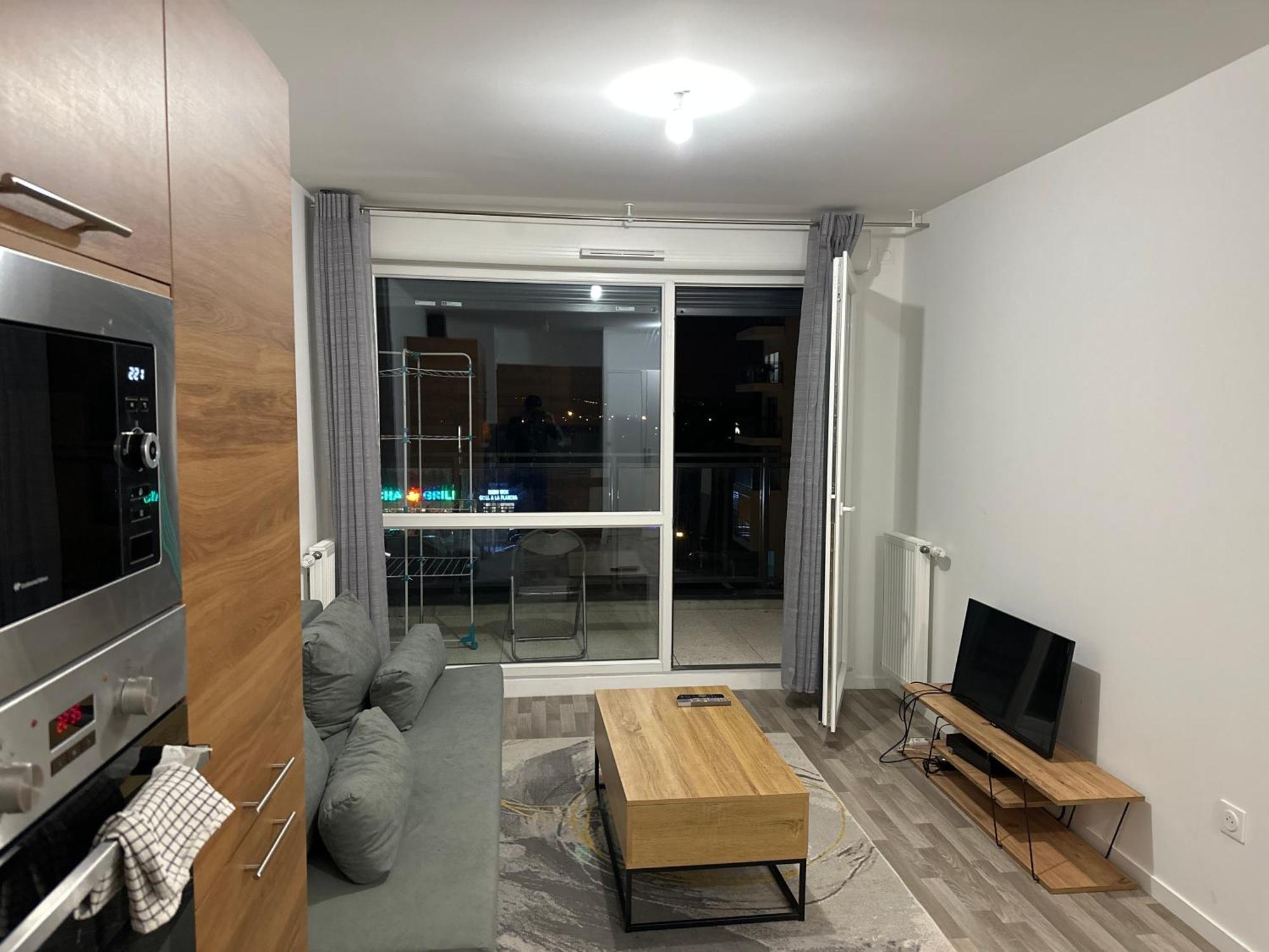 Agreable 2 Pieces Avec Balcon Et Parking Transports By Immo Kit Bnb Sarcelles Buitenkant foto