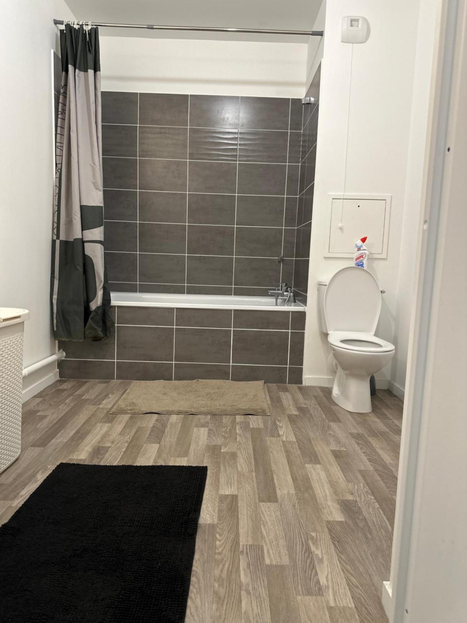 Agreable 2 Pieces Avec Balcon Et Parking Transports By Immo Kit Bnb Sarcelles Buitenkant foto