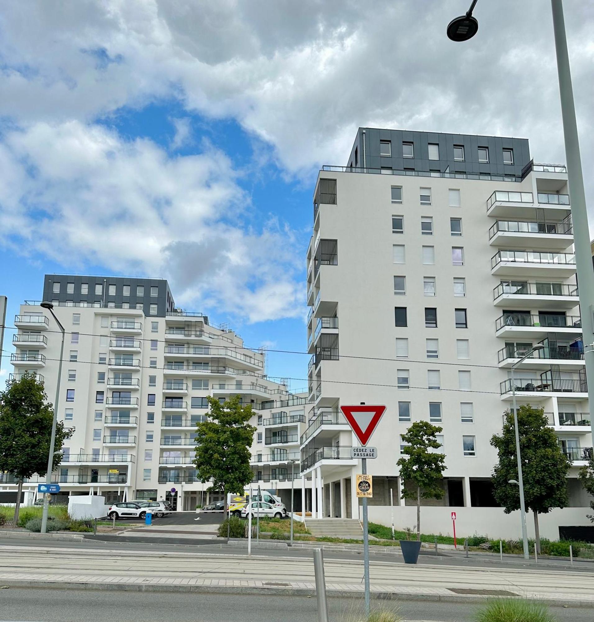 Agreable 2 Pieces Avec Balcon Et Parking Transports By Immo Kit Bnb Sarcelles Buitenkant foto